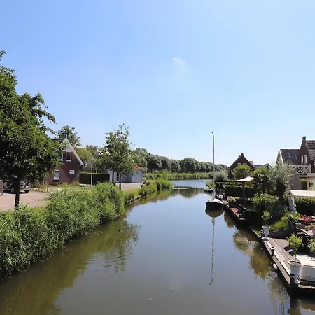 Holiday home House On The Water With Fishing Platform Simonshaven