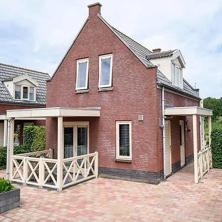 House On The Water With Fishing Platform Holiday home *